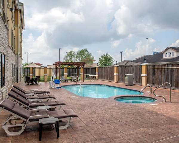 Pool - Sleep Inn & Suites Pearland