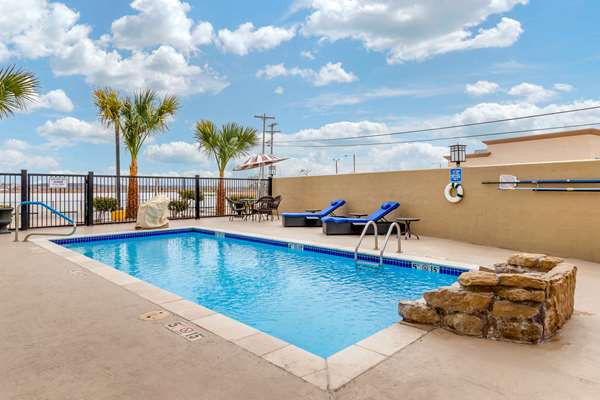 Pool - Comfort Inn & Suites Eagle Pass