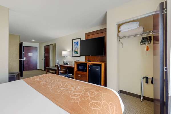  - Comfort Suites Pflugerville - I-35, Exit 248