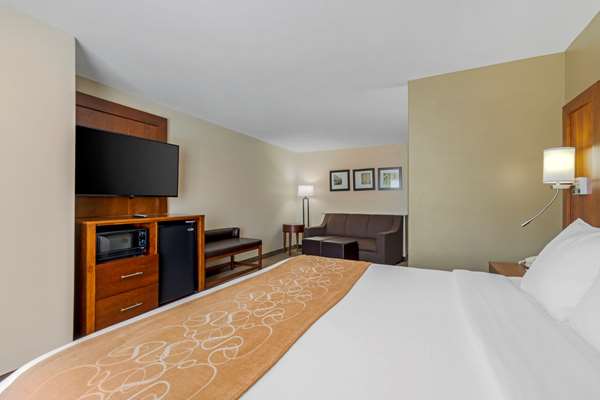  - Comfort Suites Pflugerville - I-35, Exit 248