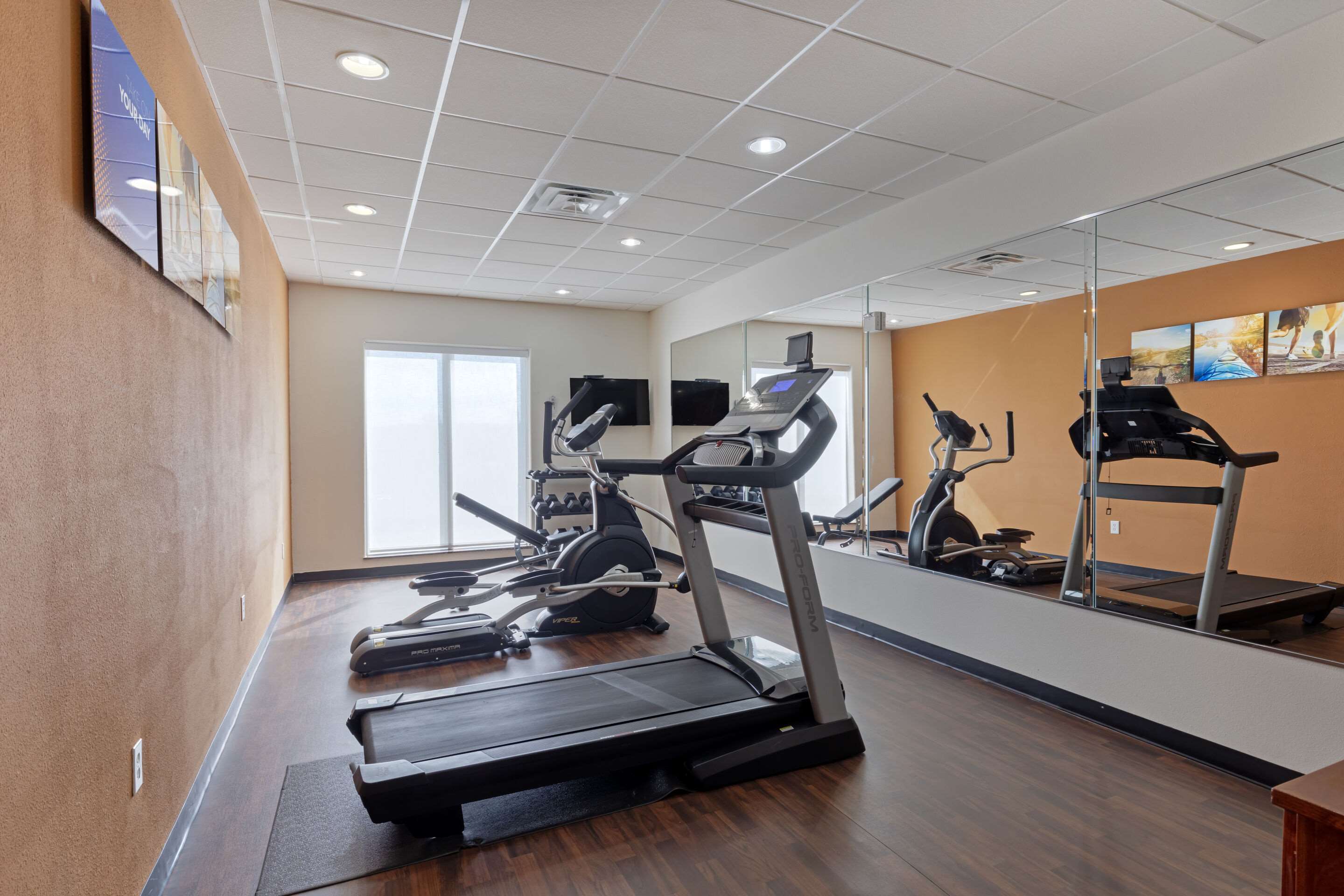Exercise room | Comfort Suites West Dallas - Cockrell Hill