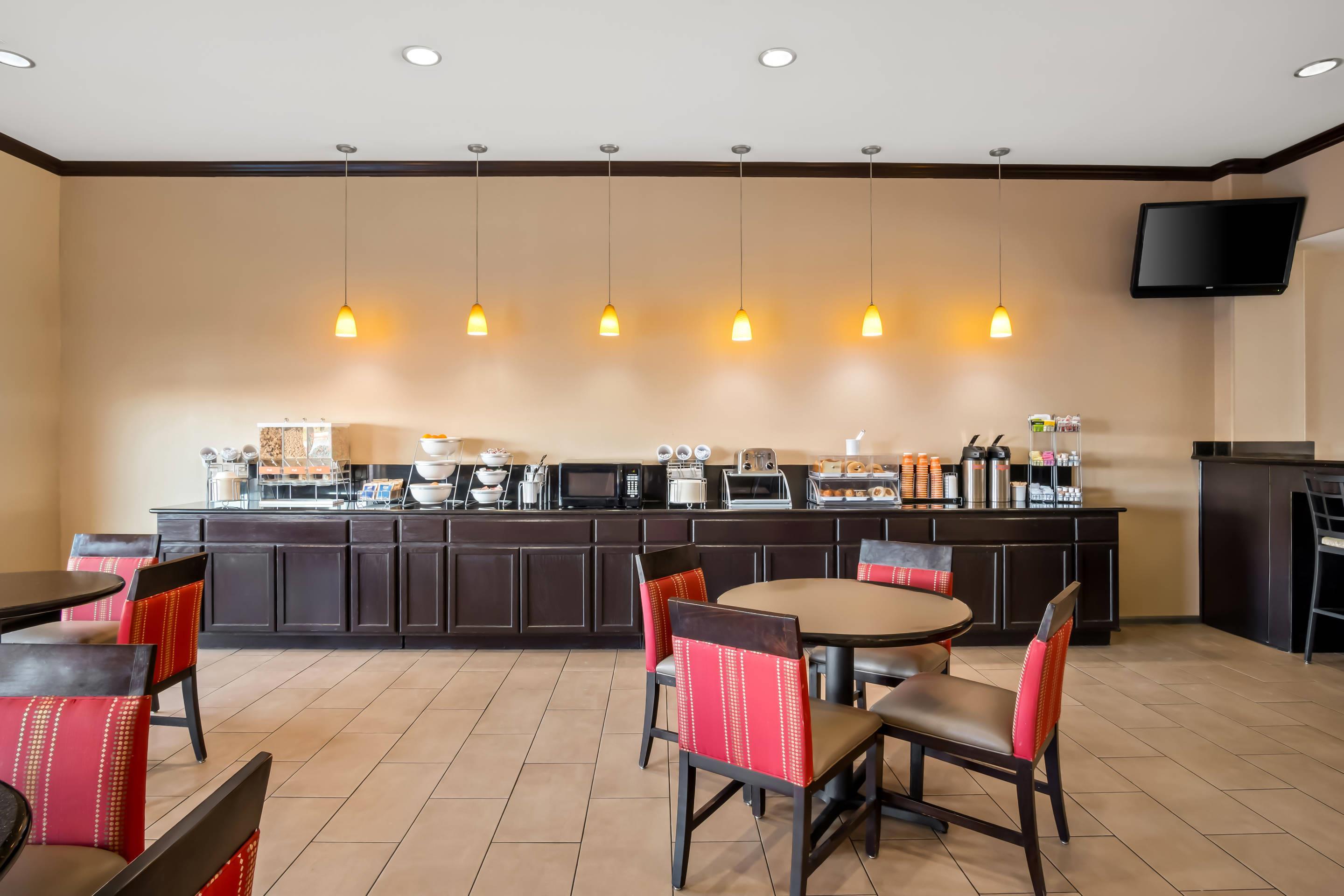 Breakfast area | Comfort Suites Waxahachie - Dallas