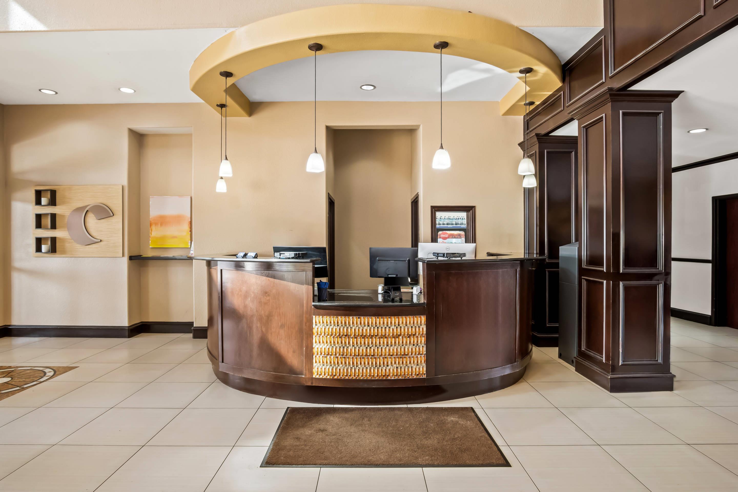 Front desk with friendly staff | Comfort Suites Waxahachie - Dallas