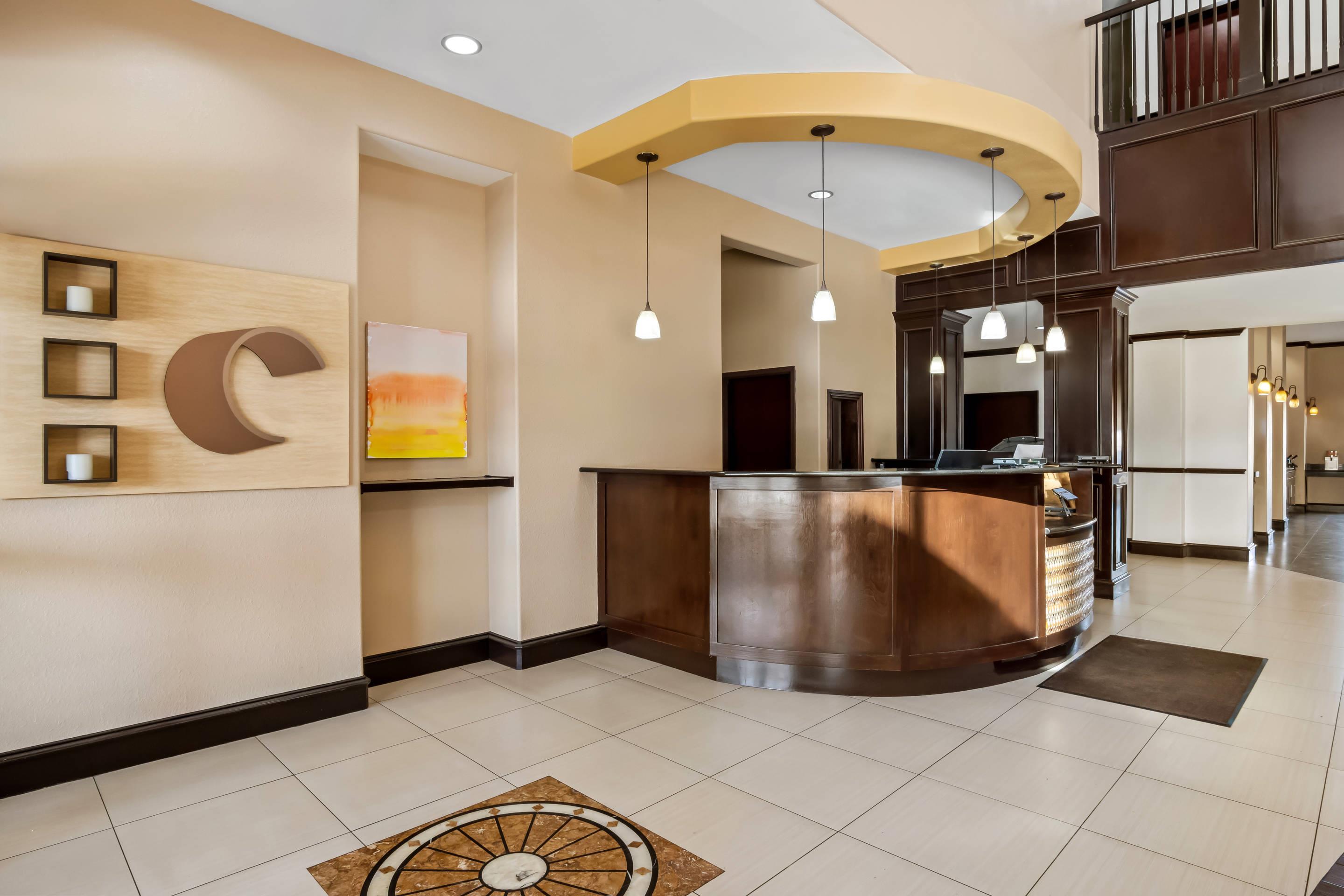Front desk | Comfort Suites Waxahachie - Dallas