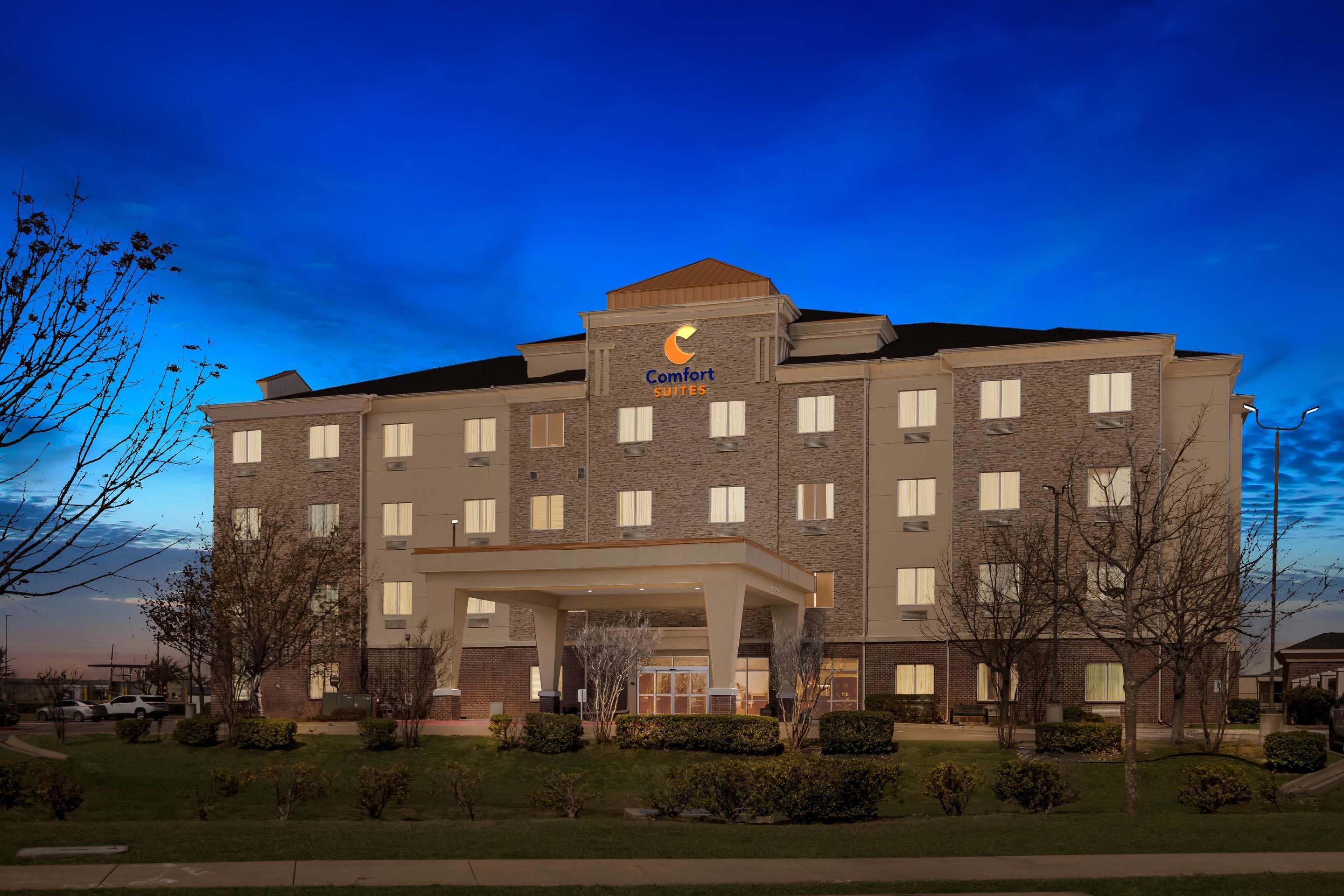 Twilight - Exterior | Comfort Suites Waxahachie - Dallas