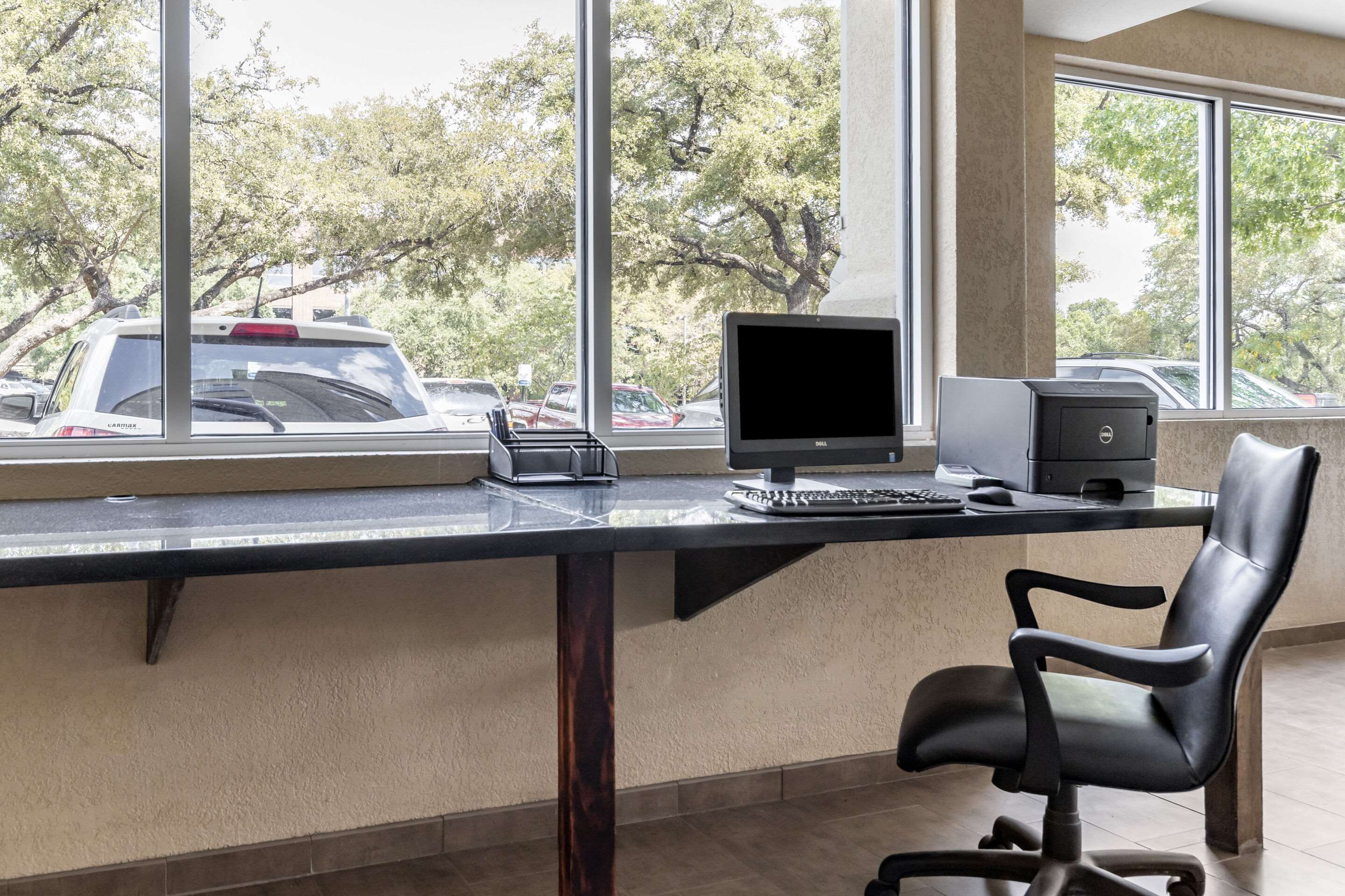 Business center | Comfort Suites Medical Center near Six Flags