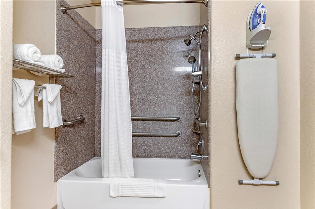 COMFORT INN AND SUITES NAVASOTA-guestroom-Guest Room,Bathroom,On-Site.jpg