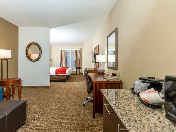 Suite - Comfort Suites Spring