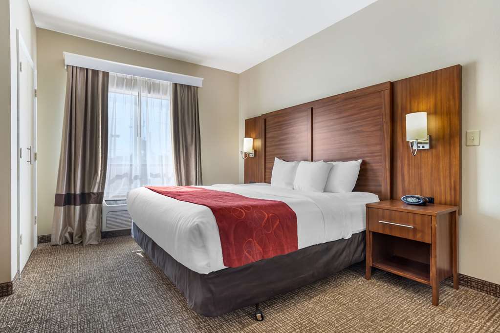 COMFORT SUITES OLD TOWN SPRING-guestroom-Guest Room,On-Site.jpg