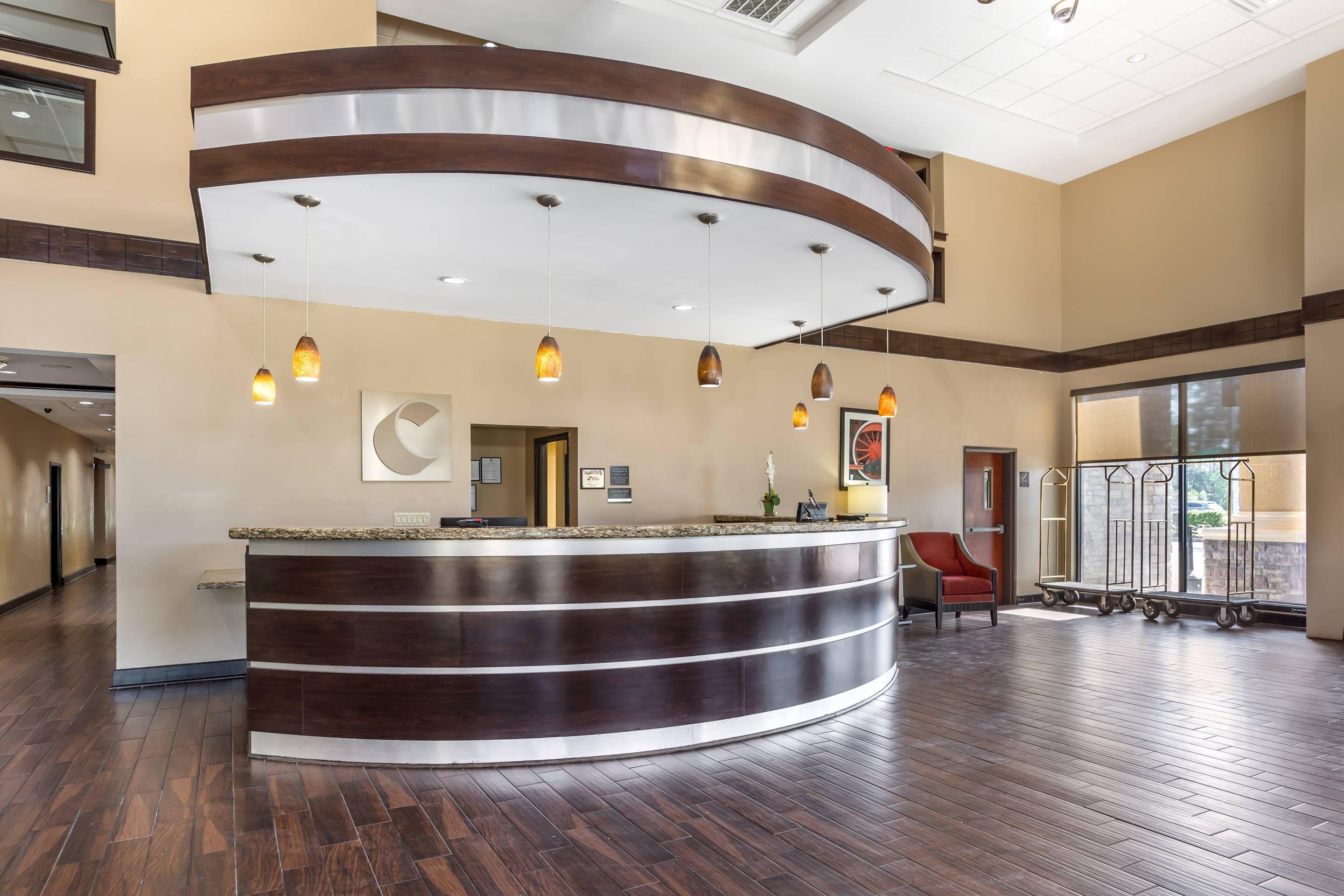 Front desk | Comfort Suites Old Town Spring