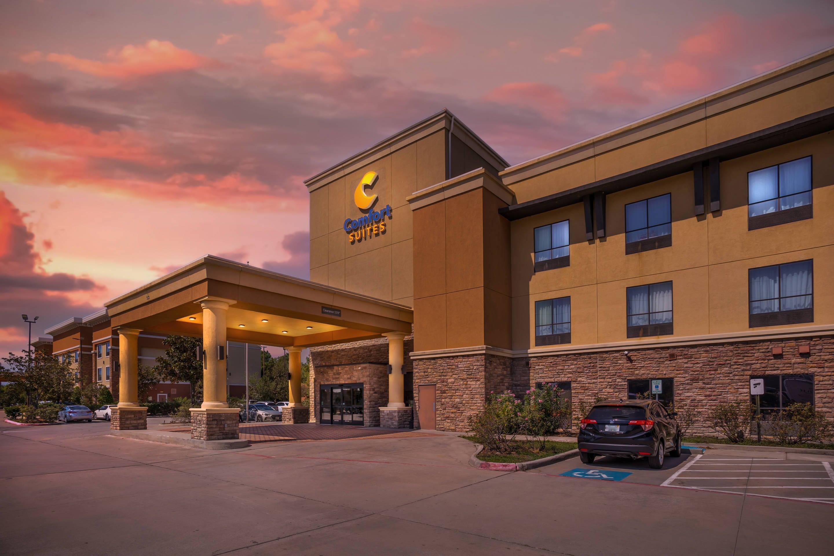 Twilight | Comfort Suites Old Town Spring