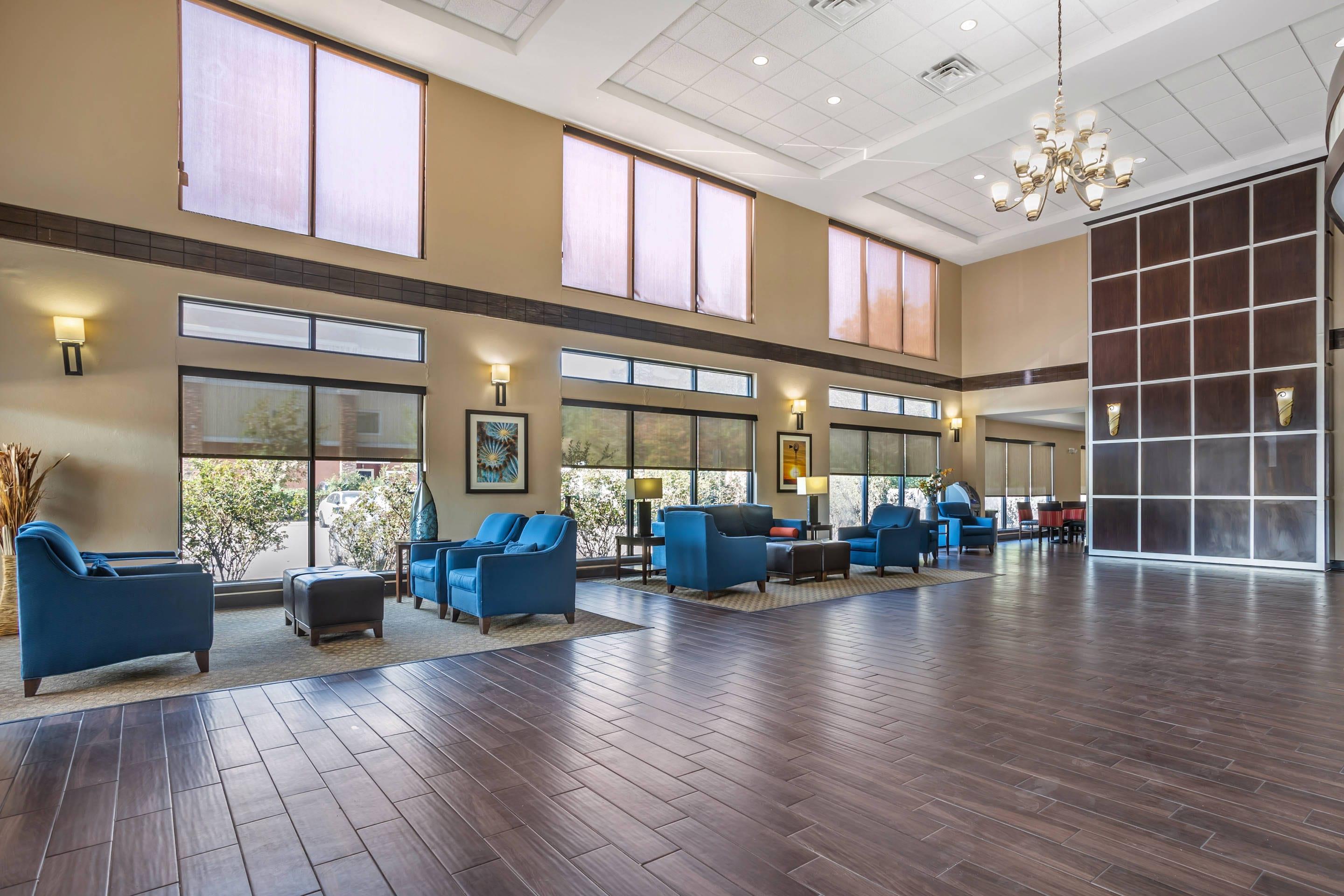 Hotel lobby | Comfort Suites Old Town Spring