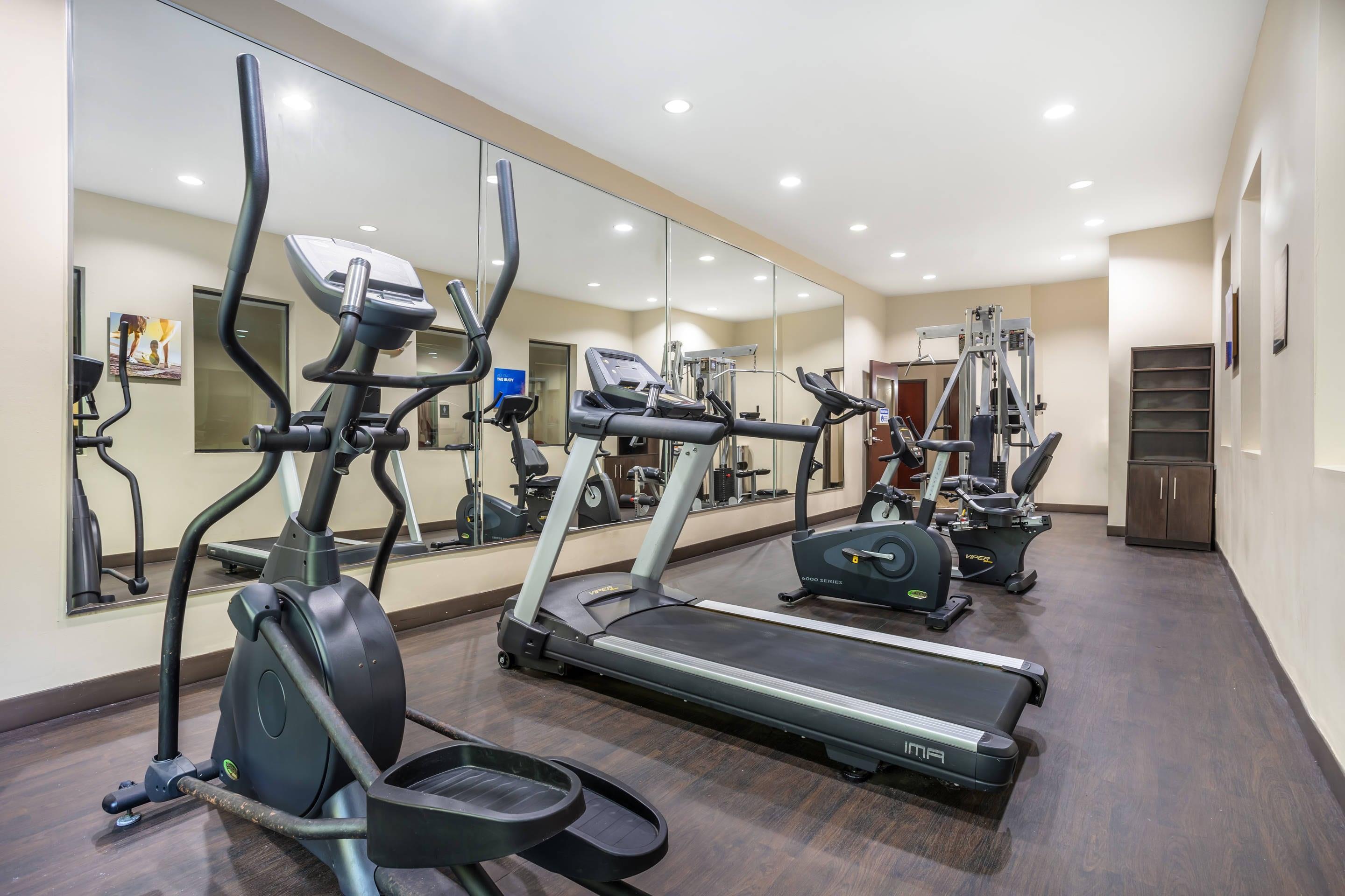 Fitness center | Comfort Suites Old Town Spring
