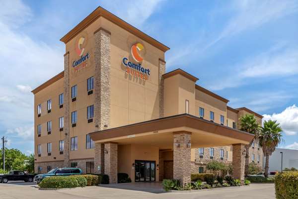Exterior view - Comfort Suites Buda