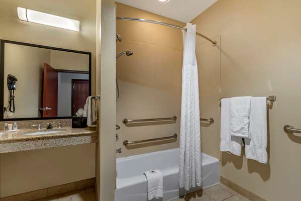 Suite - Comfort Suites Buda