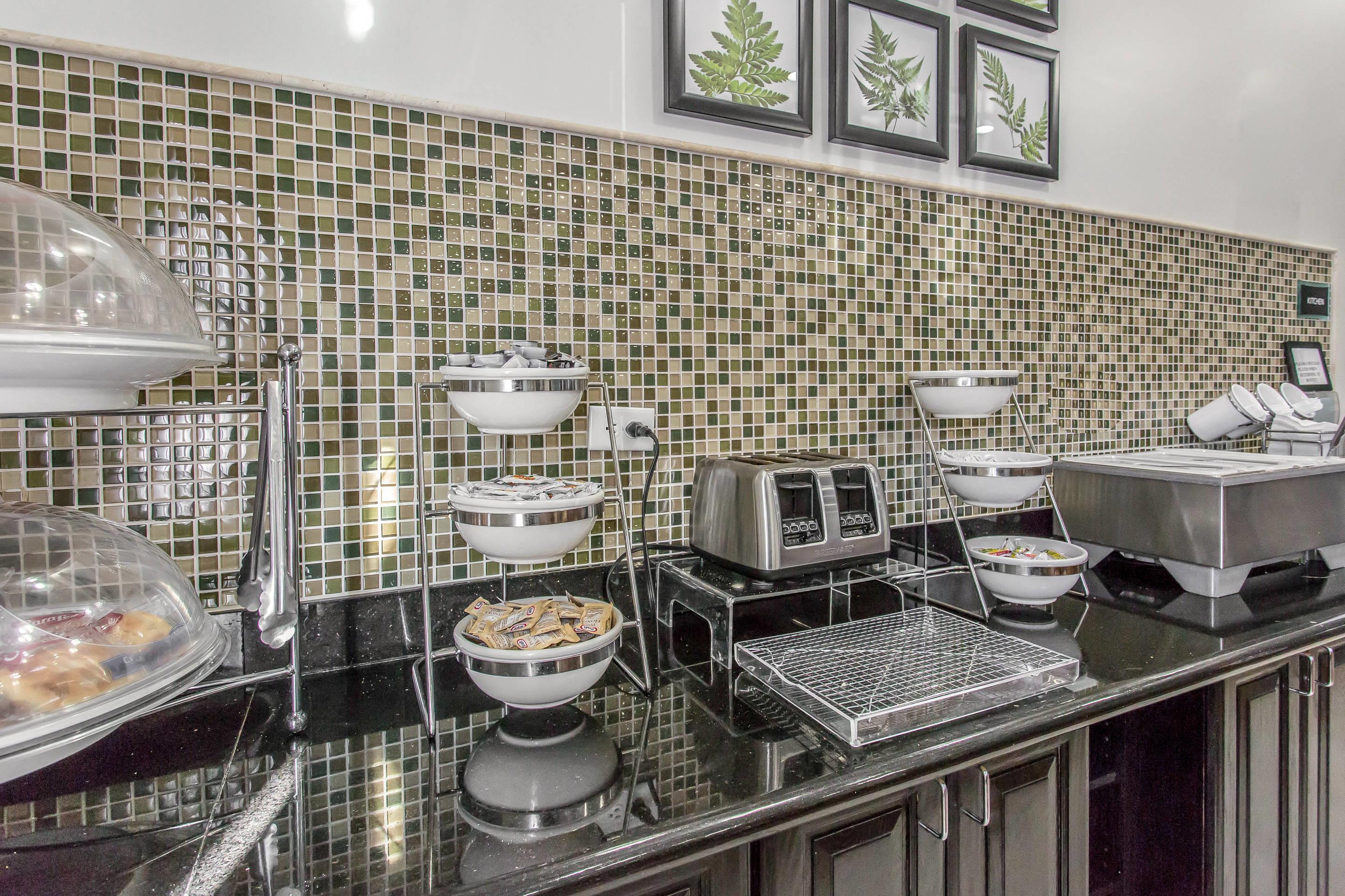 Breakfast area | Sleep Inn & Suites West Medical Center
