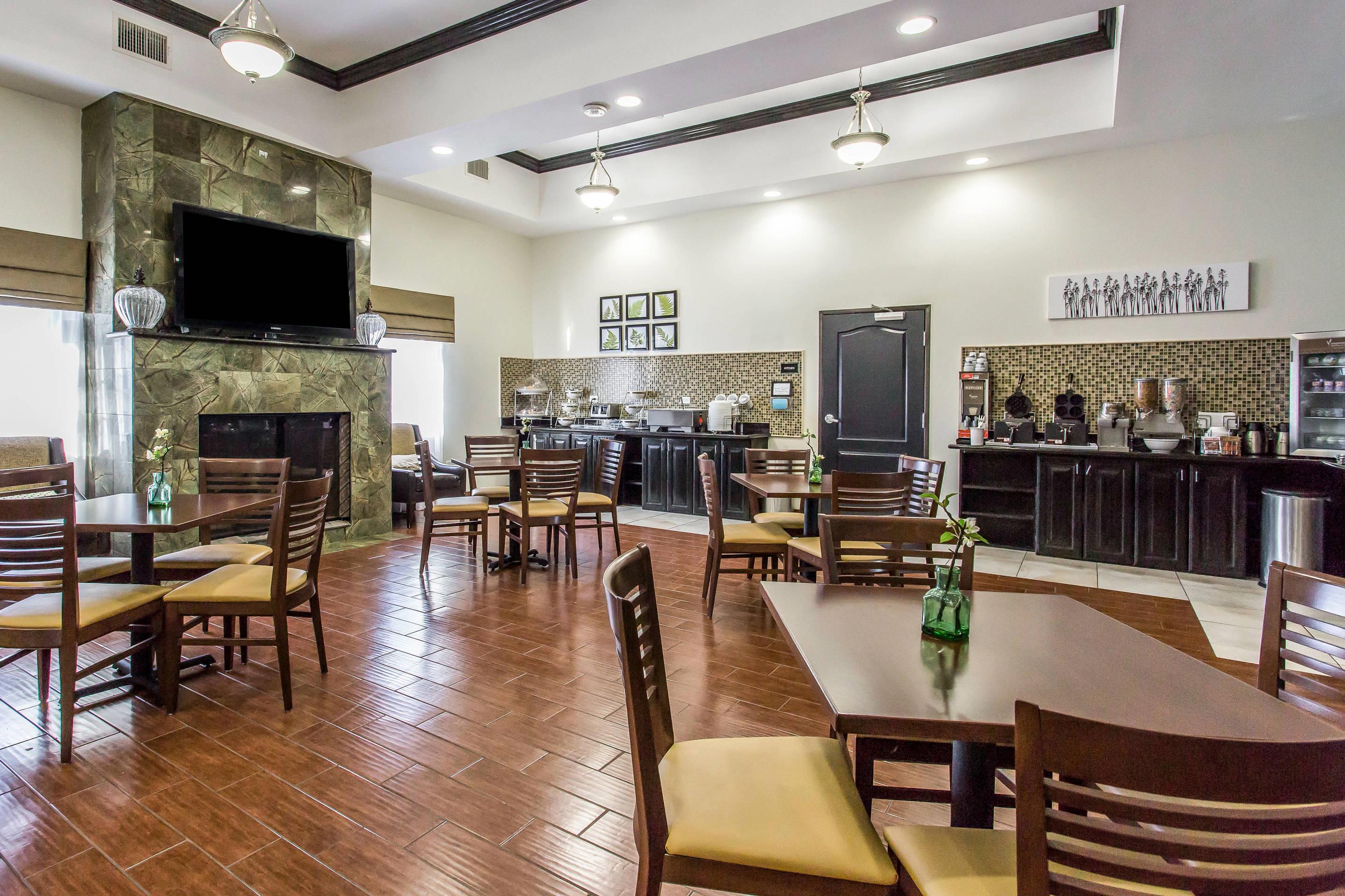 Breakfast area | Sleep Inn & Suites West Medical Center