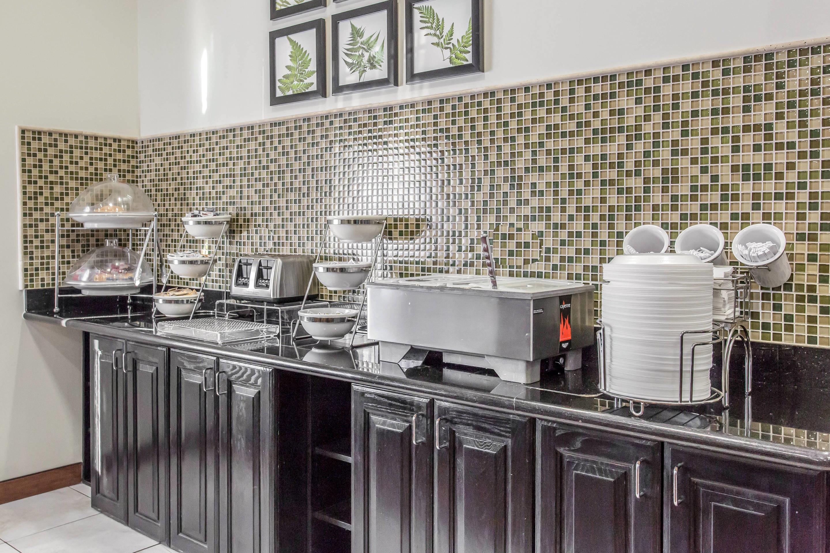 Breakfast area | Sleep Inn & Suites West Medical Center