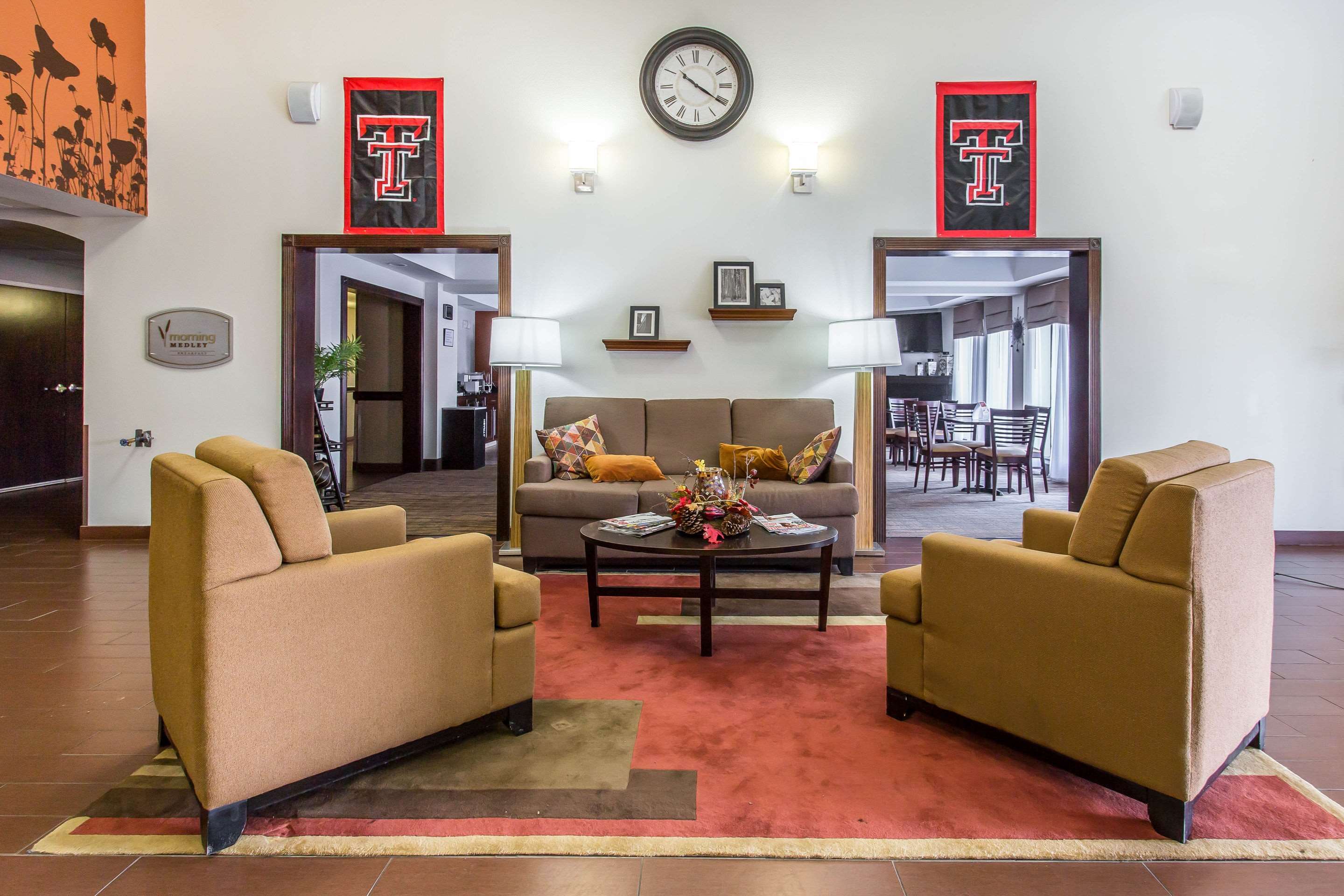 Lobby with sitting area