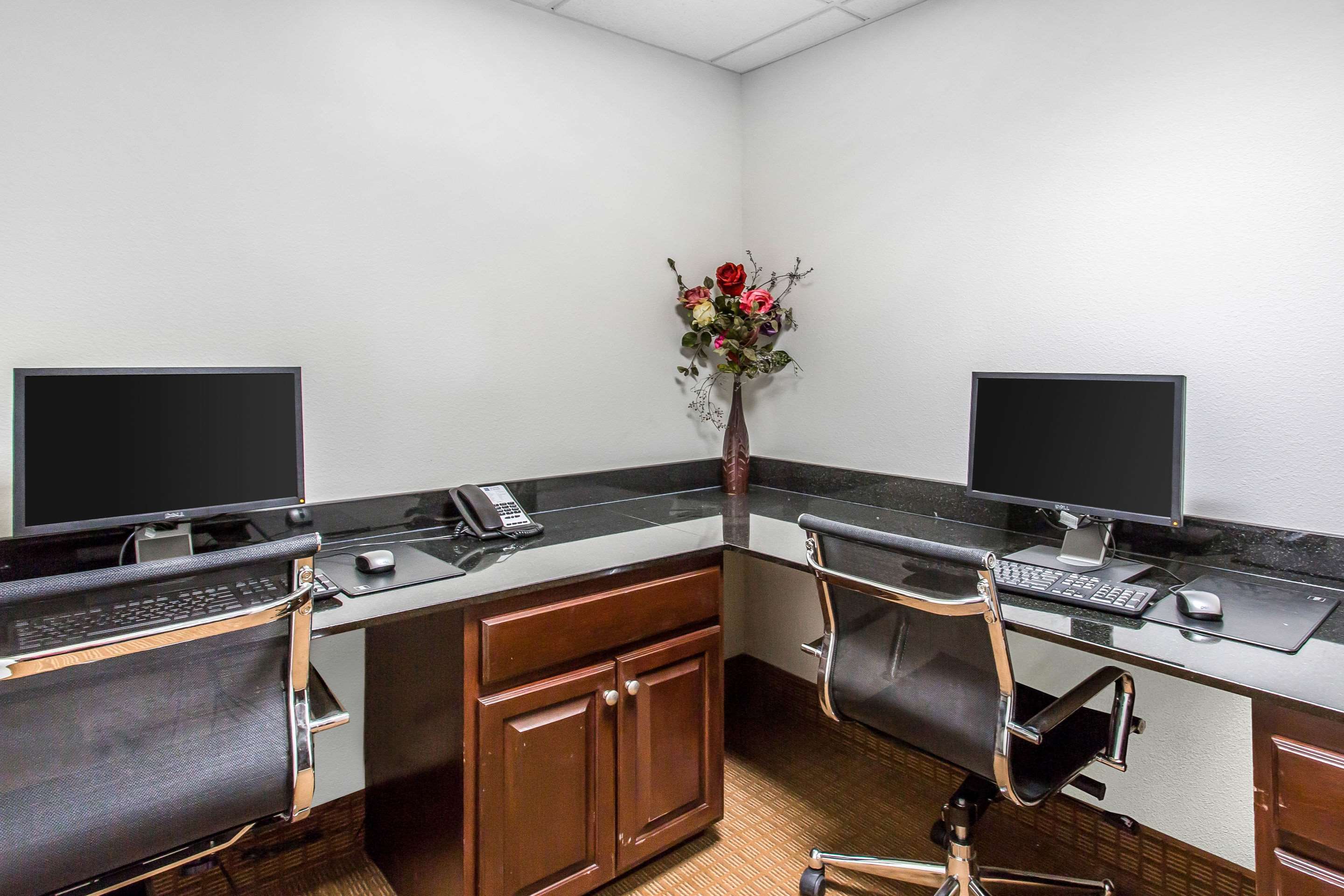 Business center with free wireless internet access