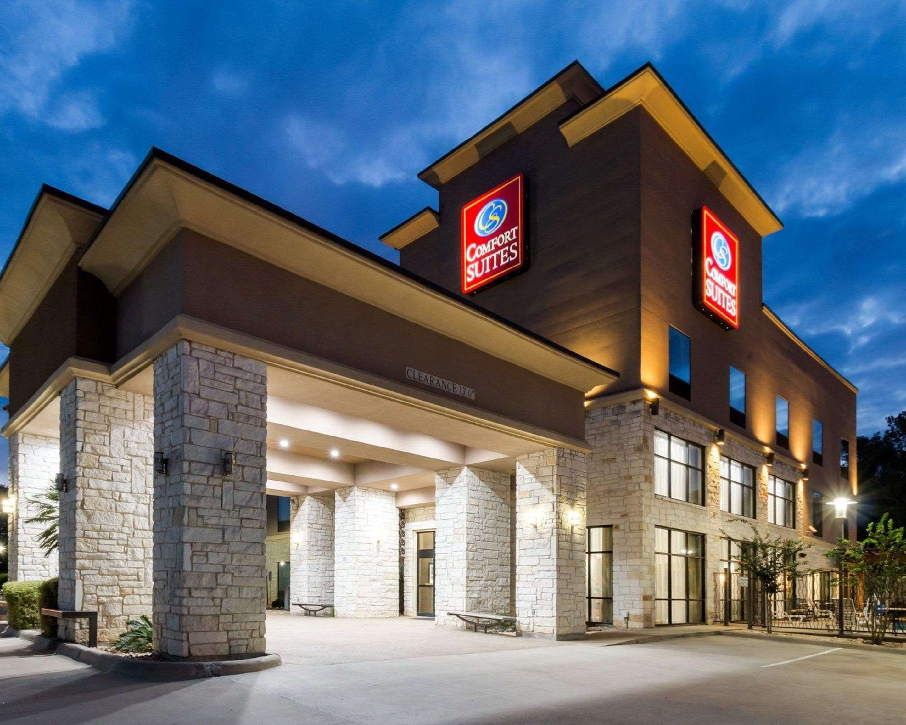 Hotel exterior | Comfort Suites Jewett