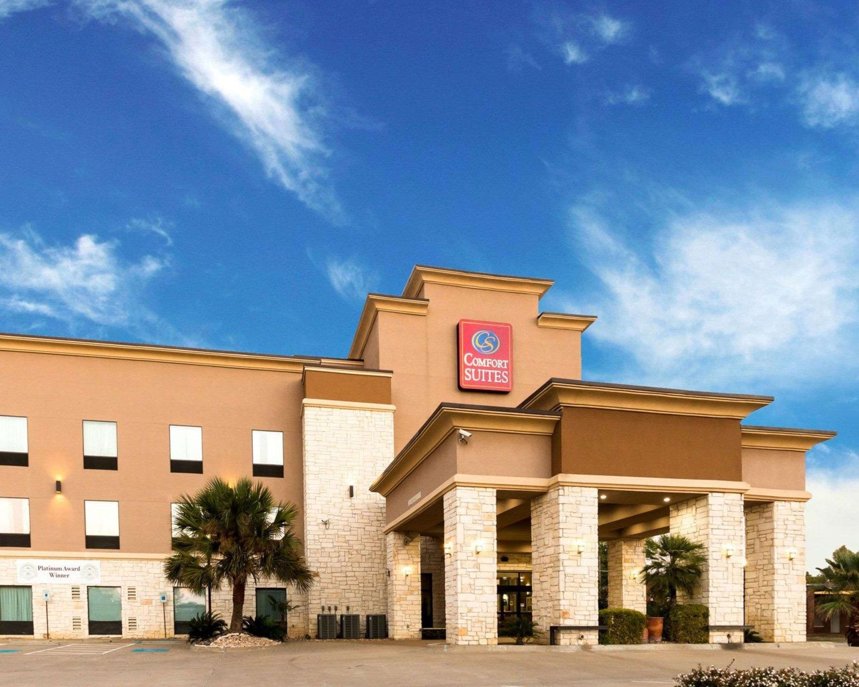 Hotel exterior | Comfort Suites Jewett