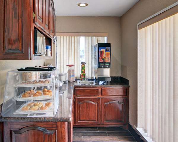 Amenities - Rodeway Inn Gainesville - I-35, Exit 498B