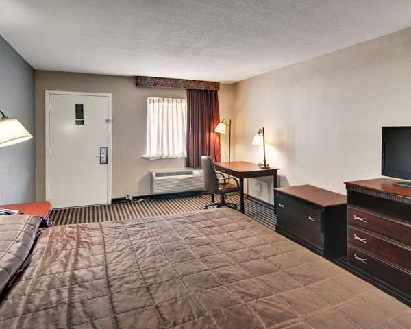  - Rodeway Inn Gainesville - I-35, Exit 498B