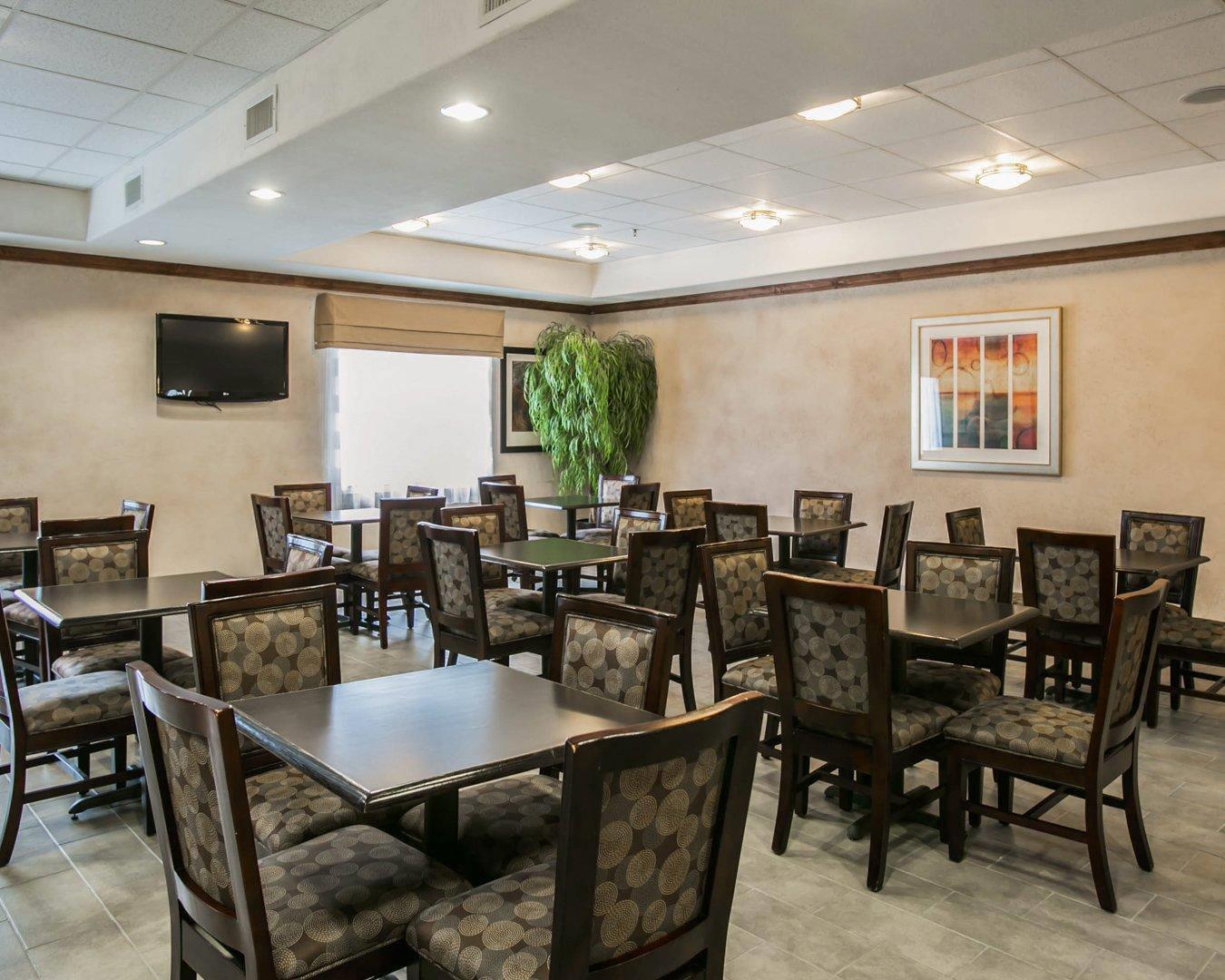 Breakfast area in the lobby