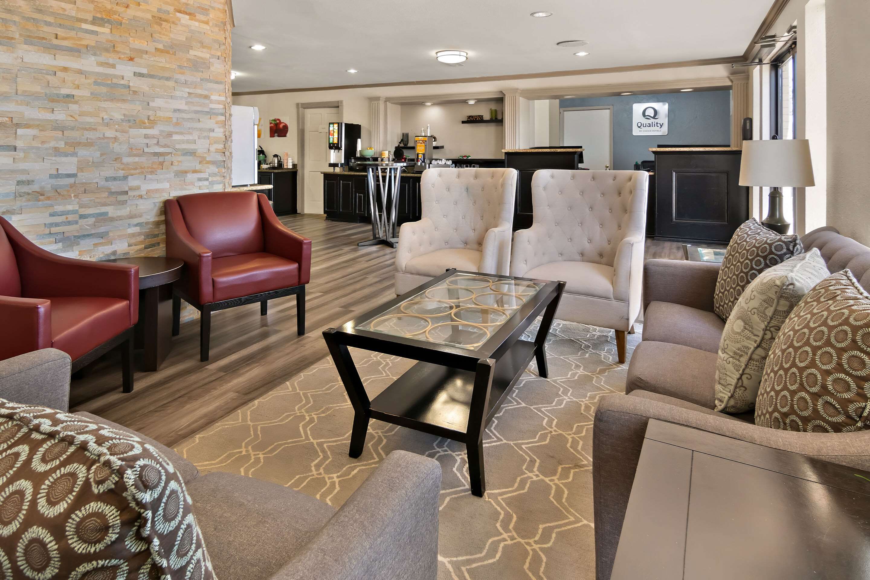 Hotel lobby | Quality Inn & Suites