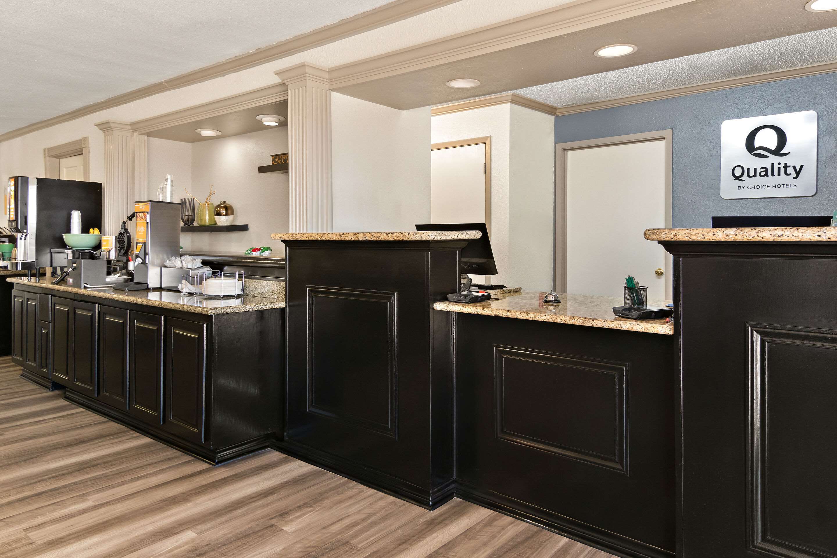 Front desk | Quality Inn & Suites