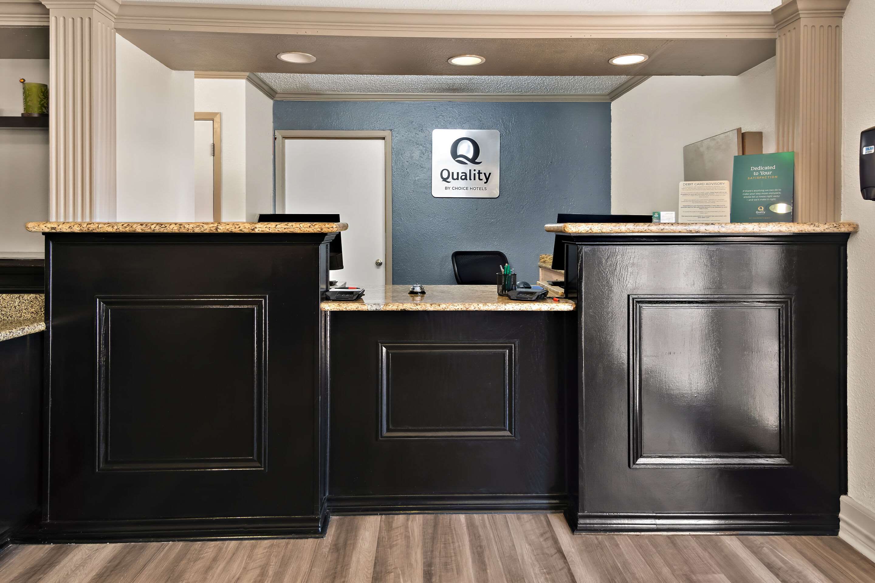 Front desk | Quality Inn & Suites