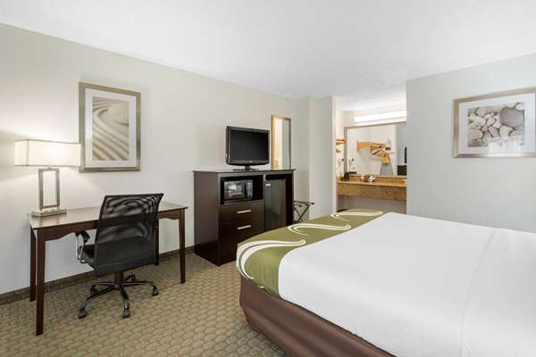  - Quality Inn Clute