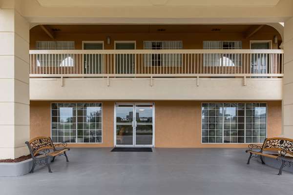 Exterior view - Quality Inn Clute