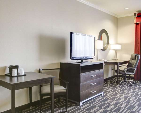Suite - Quality Inn & Suites Bryan