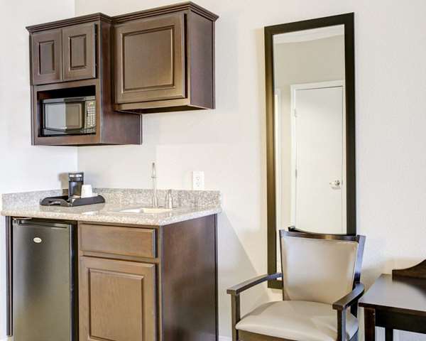 Suite - Quality Inn & Suites Bryan