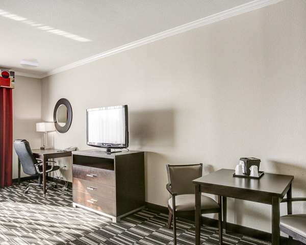 Suite - Quality Inn & Suites Bryan
