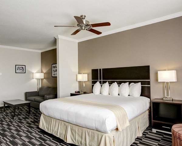 Suite - Quality Inn & Suites Bryan