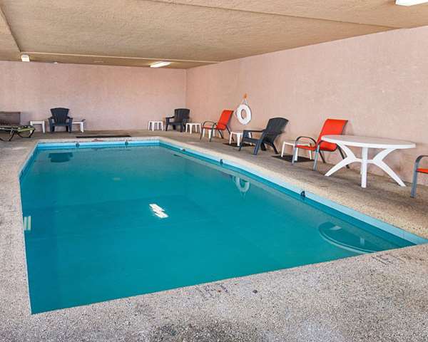 Pool - Econo Lodge San Angelo
