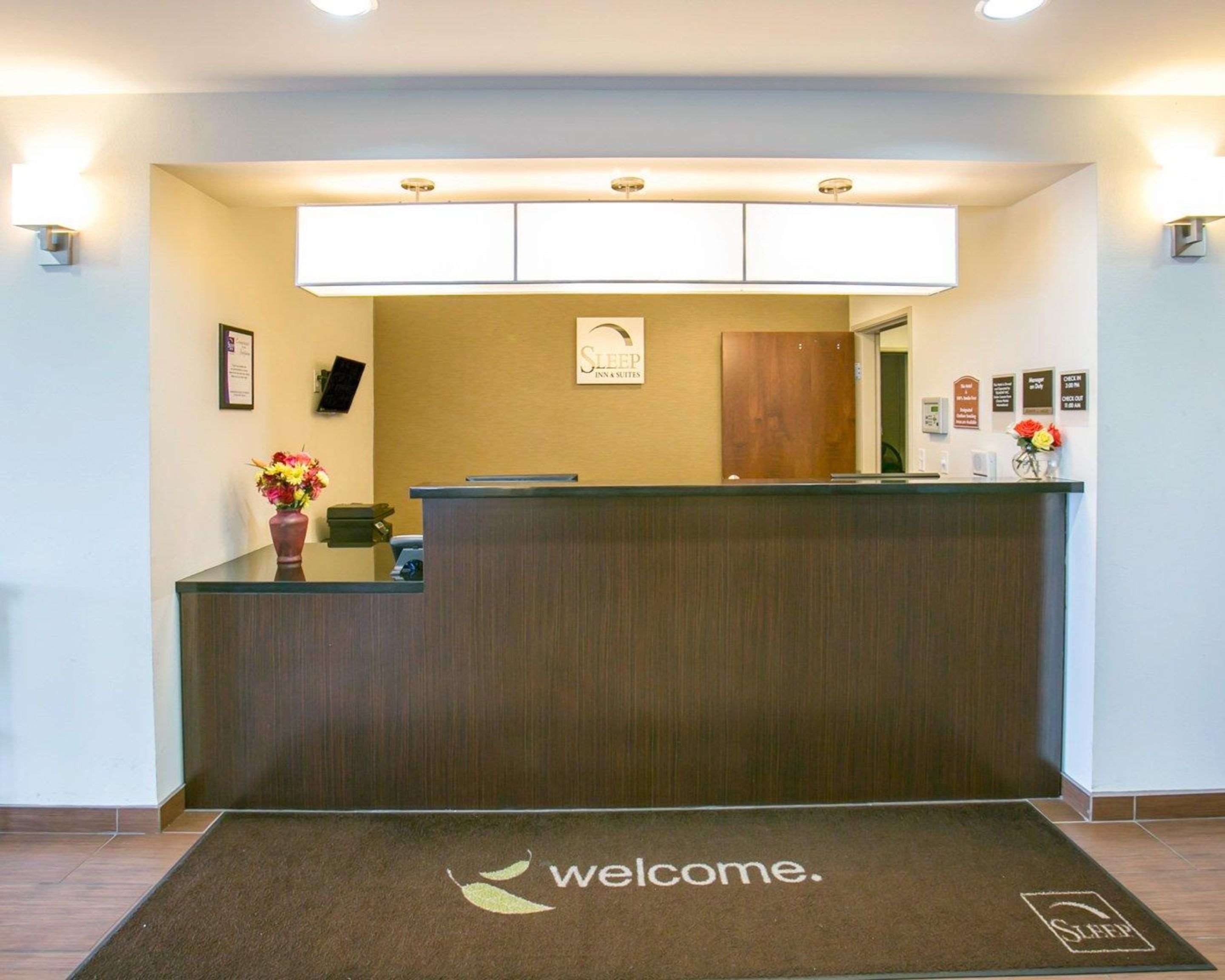 Front desk with friendly staff | Sleep Inn & Suites Austin North I-35