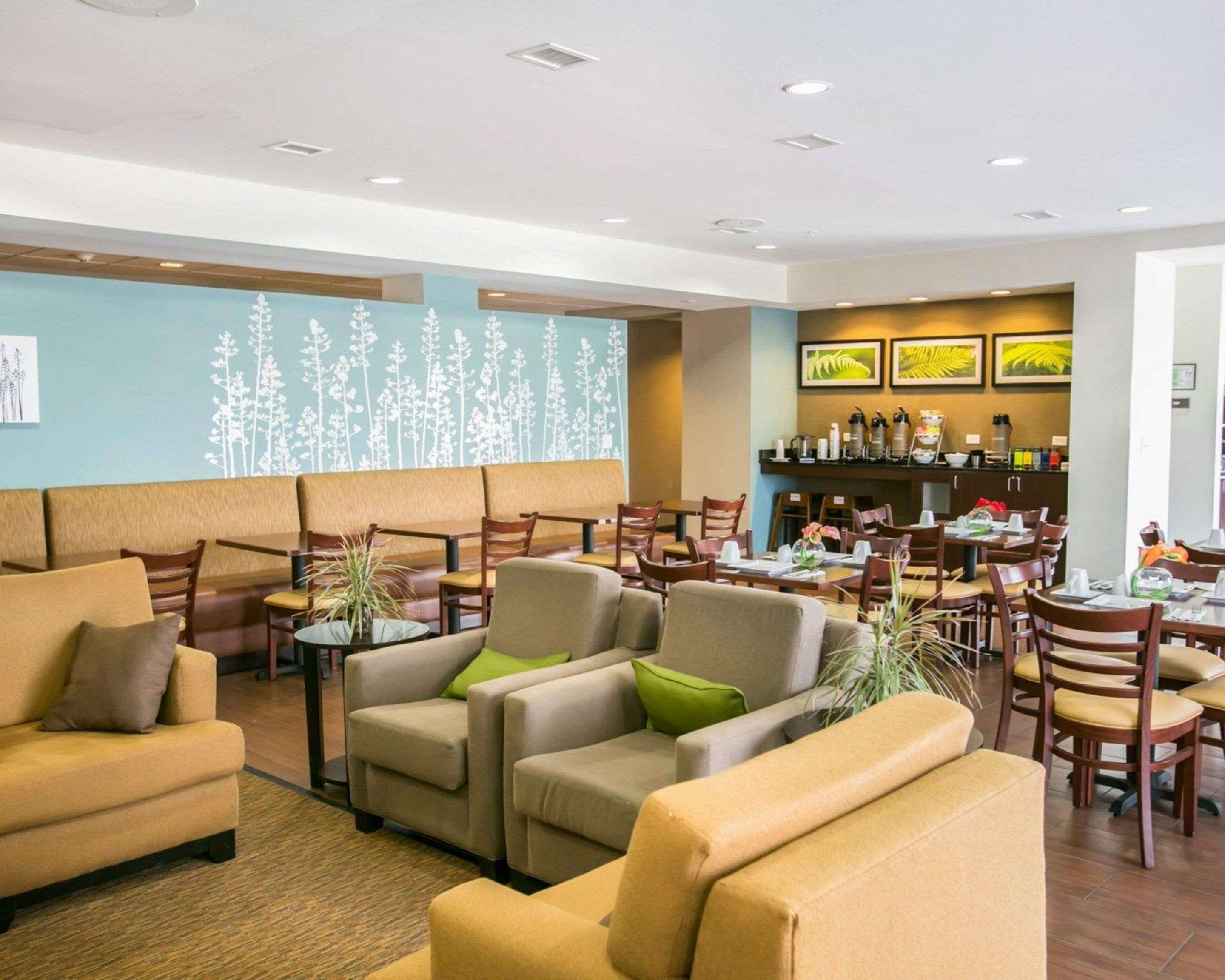 Spacious lobby | Sleep Inn & Suites Austin North I-35