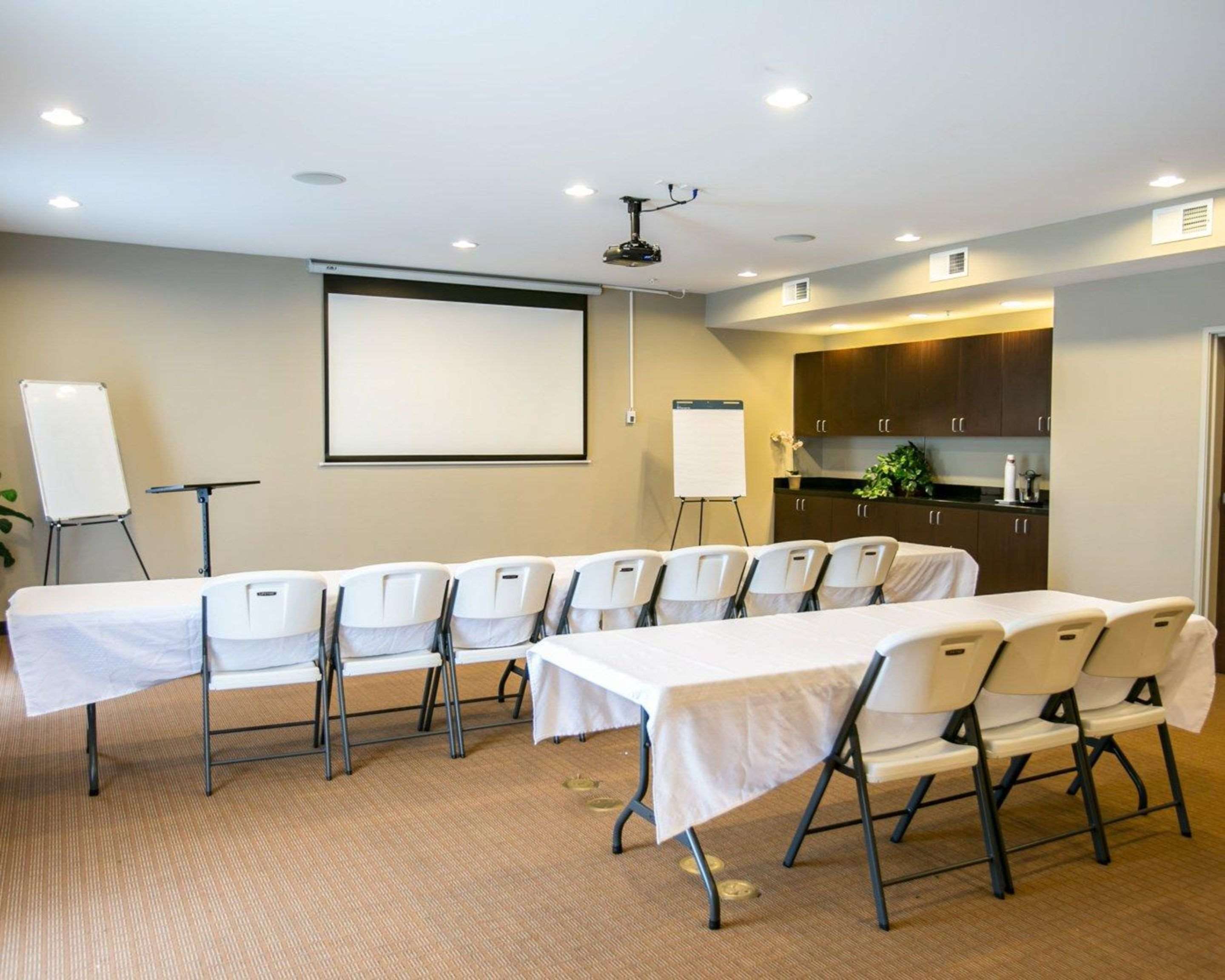 Meeting room with classroom-style setup | Sleep Inn & Suites Austin North I-35