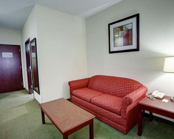 Suite - Quality Inn Rockdale