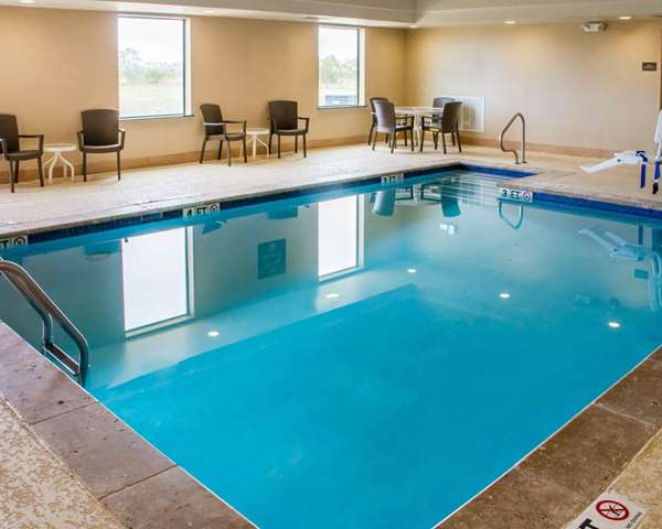 Pool - Comfort Inn San Marcos