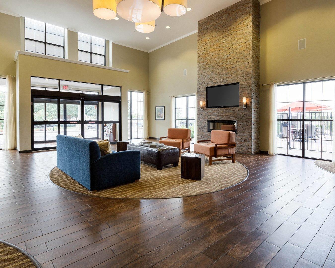 Lobby with sitting area | Comfort Suites near Westchase on Beltway 8
