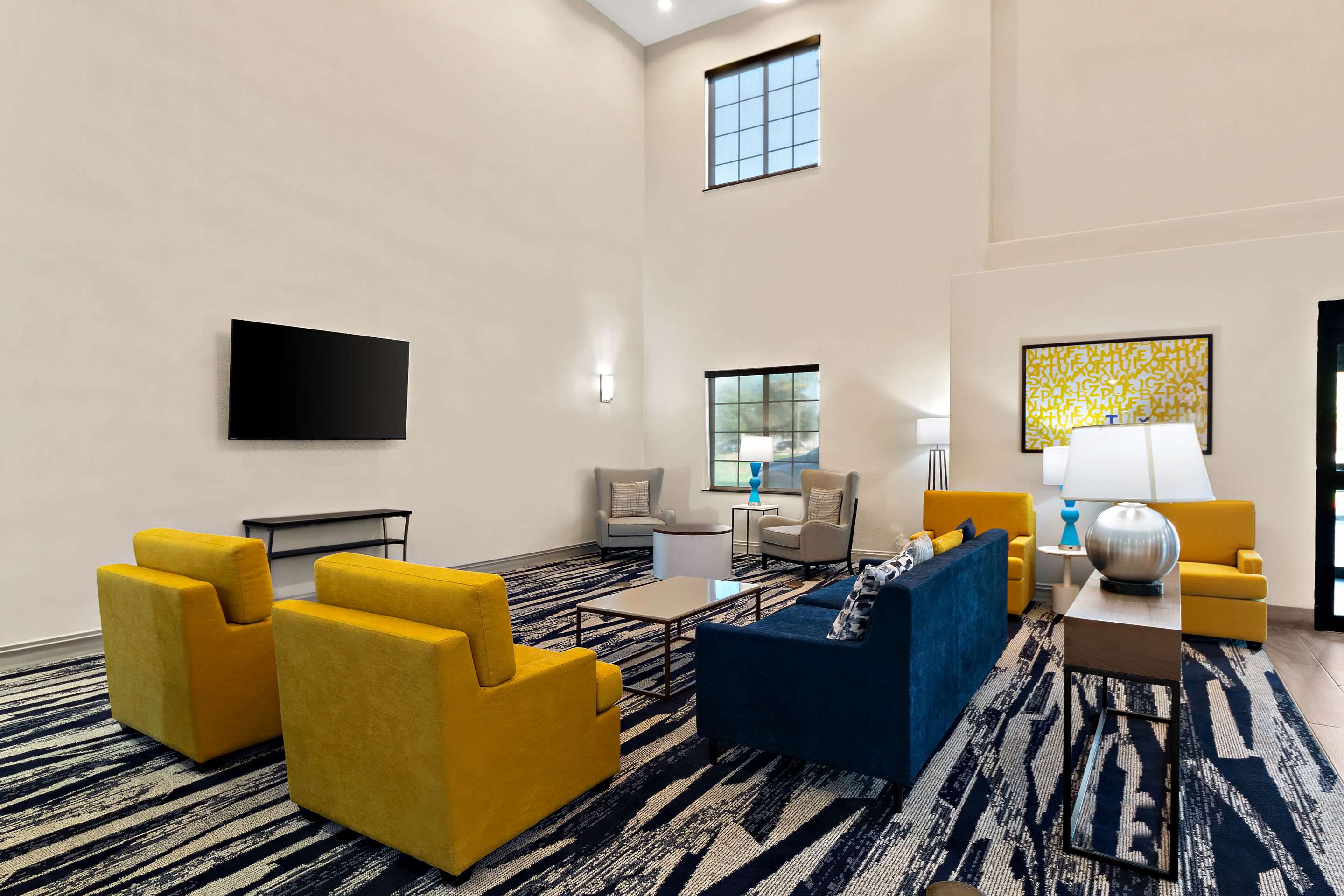 Hotel lobby | Comfort Suites Bastrop