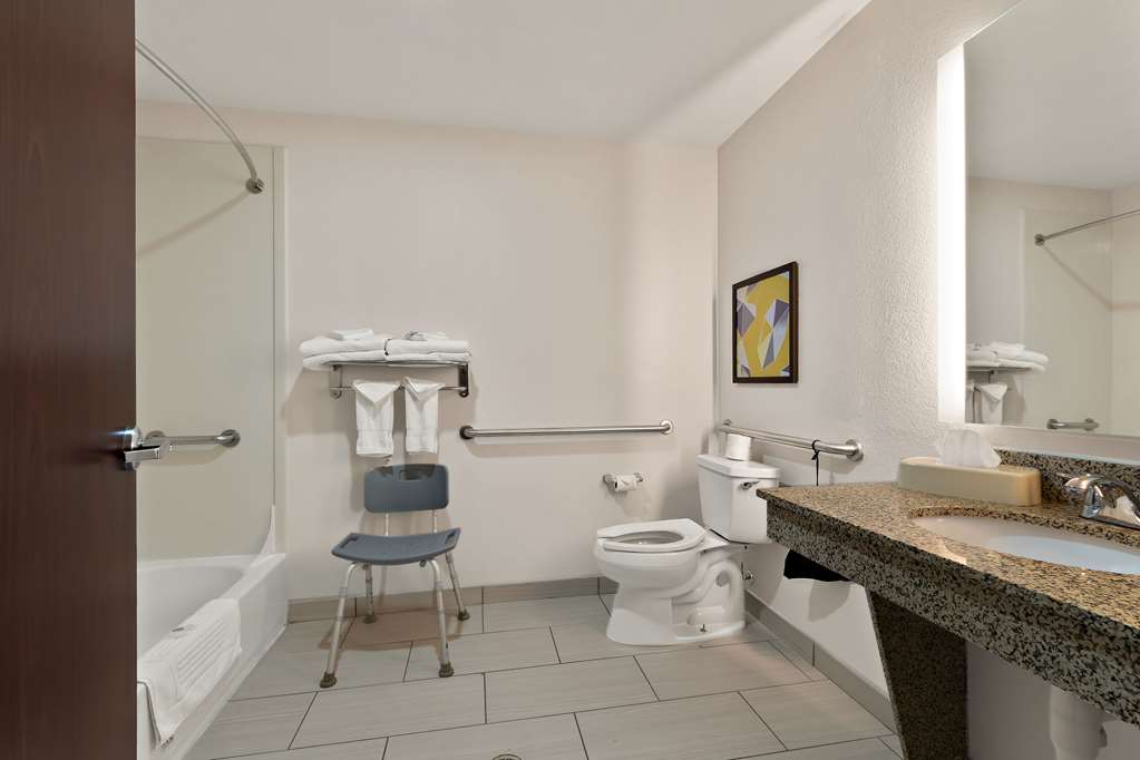 COMFORT SUITES BASTROP-guestroom-Guest Room,Bathroom,On-Site.jpg