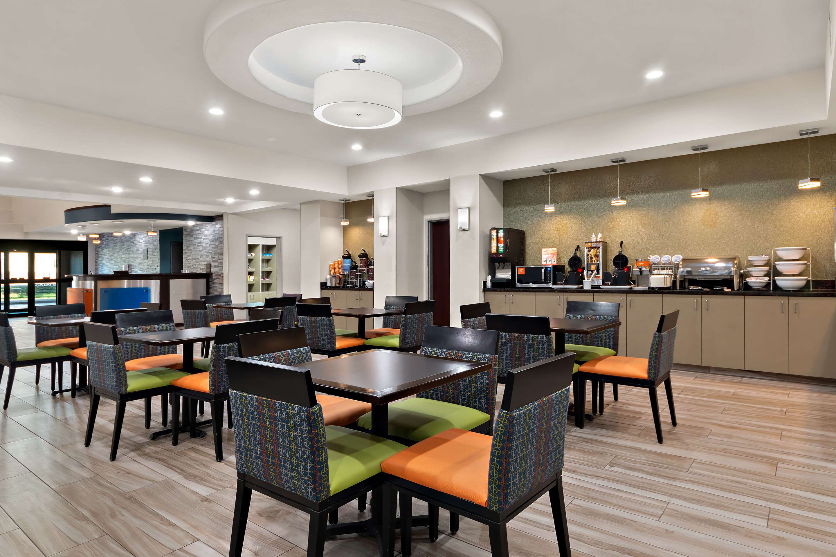 Breakfast area | Comfort Suites Bastrop