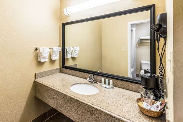 - Quality Inn Corsicana - I-45, Exit 229