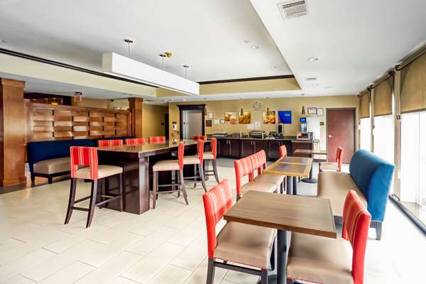 Amenities - Comfort Inn & Suites Champions Houston